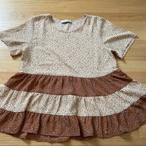 NWOT Paper Crane pattern peasant short sleeve ruffle tiered blouse size M